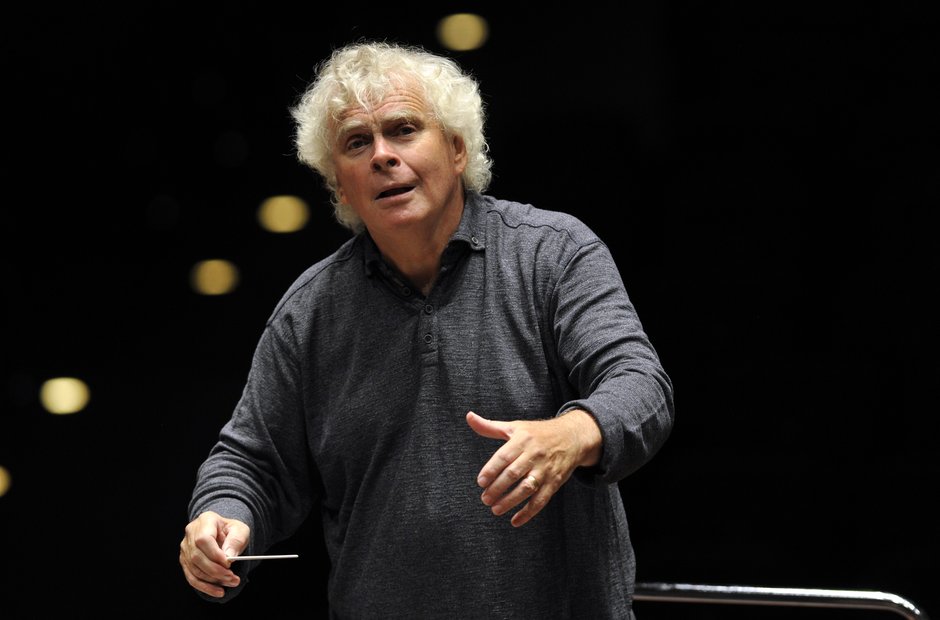 Simon Rattle conducts the London Symphony Orchestr